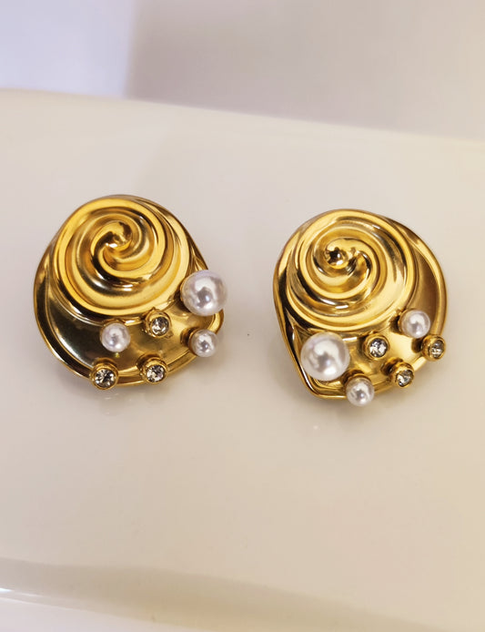 Gold Pearly Ear Studs