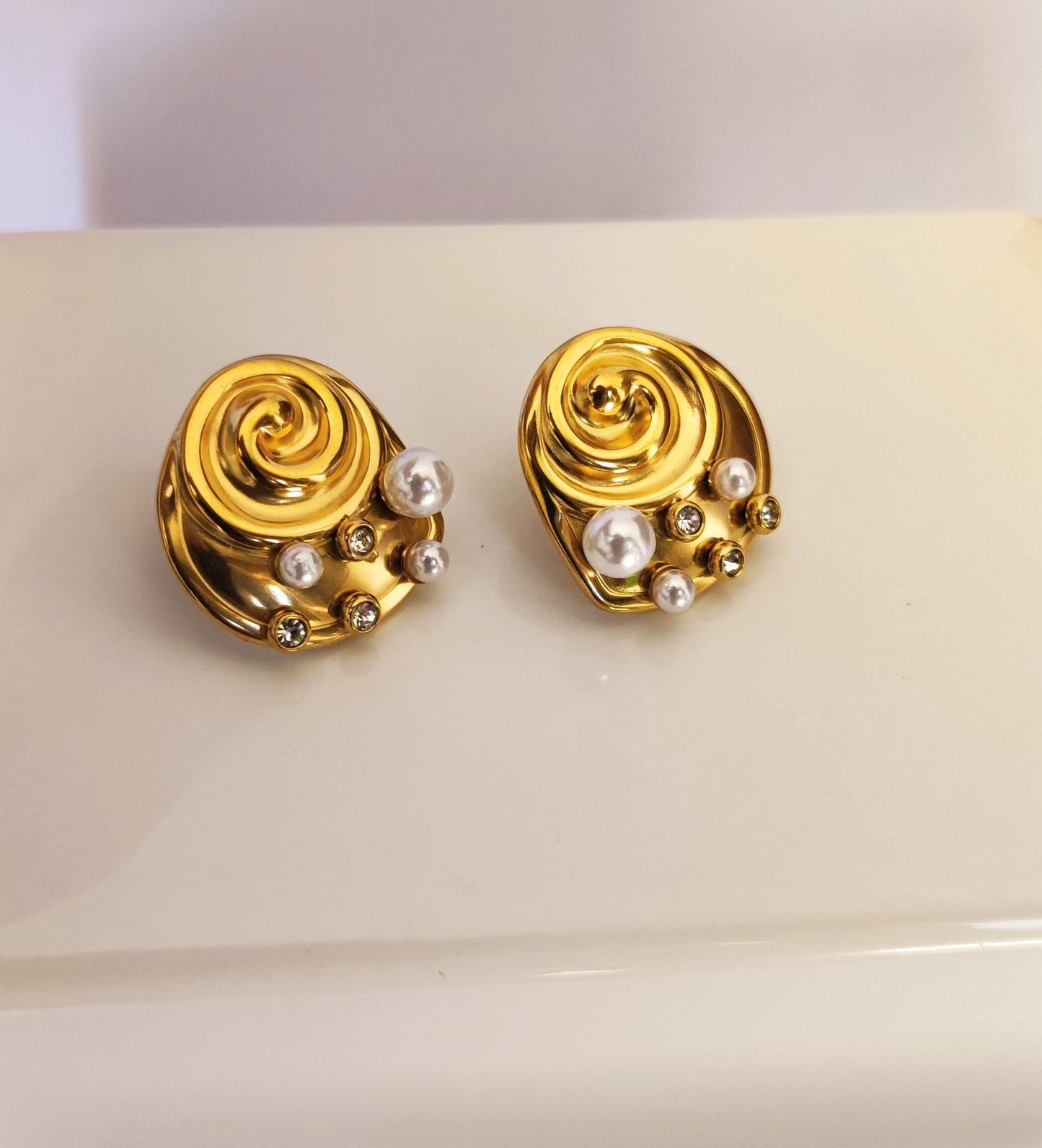 Gold Pearly Ear Studs