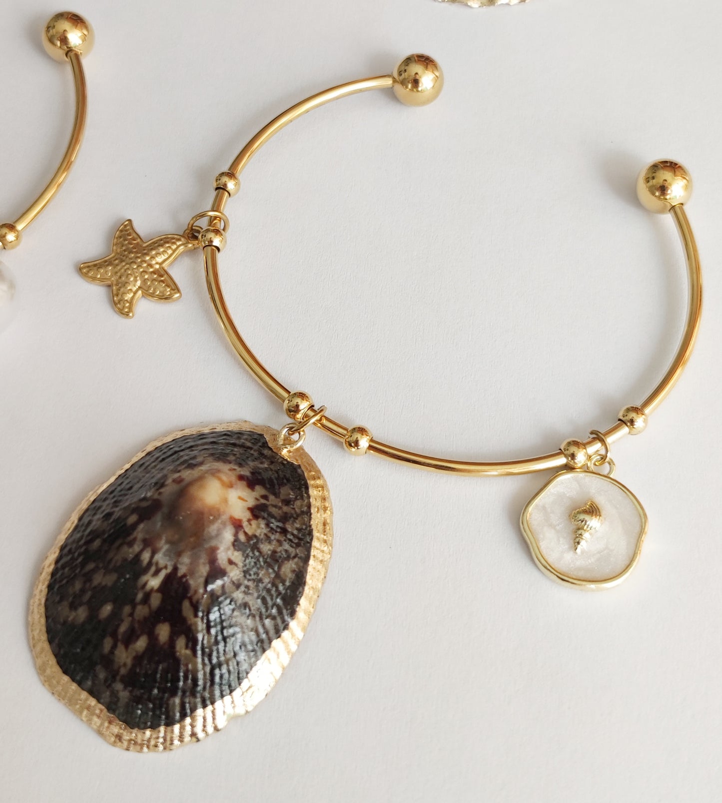 Natural Seashell Bangle