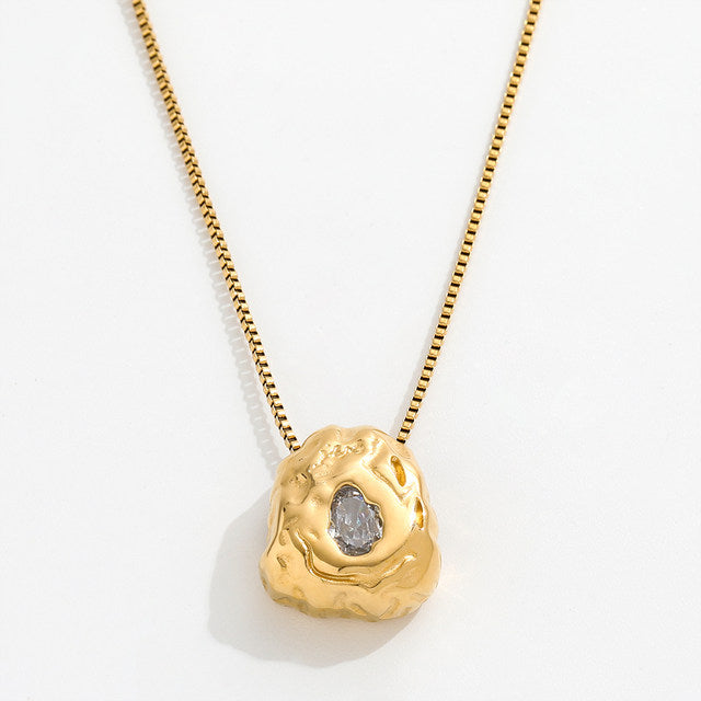 Special Gold Shaped Small Zircon Necklace