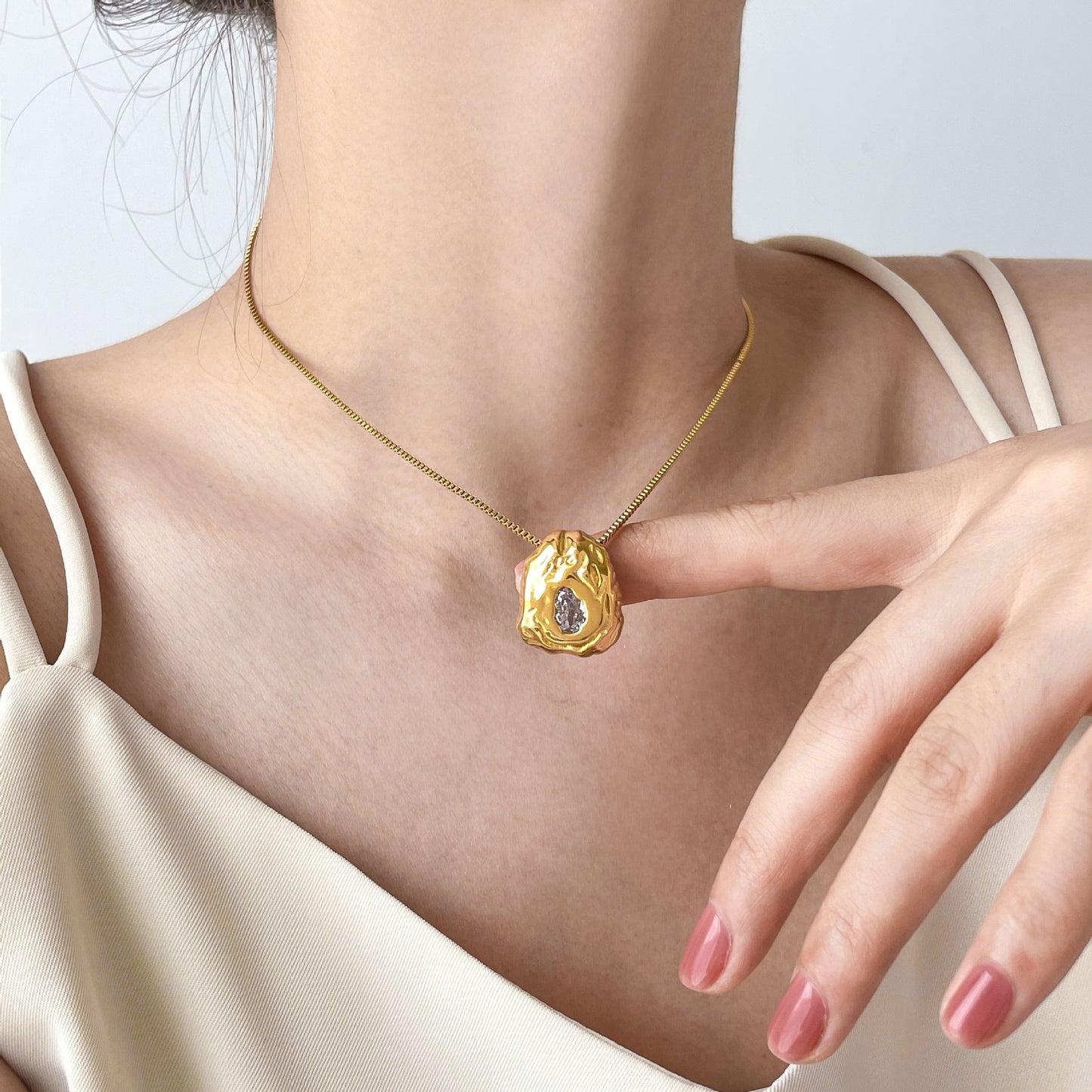 Special Gold Shaped Small Zircon Necklace